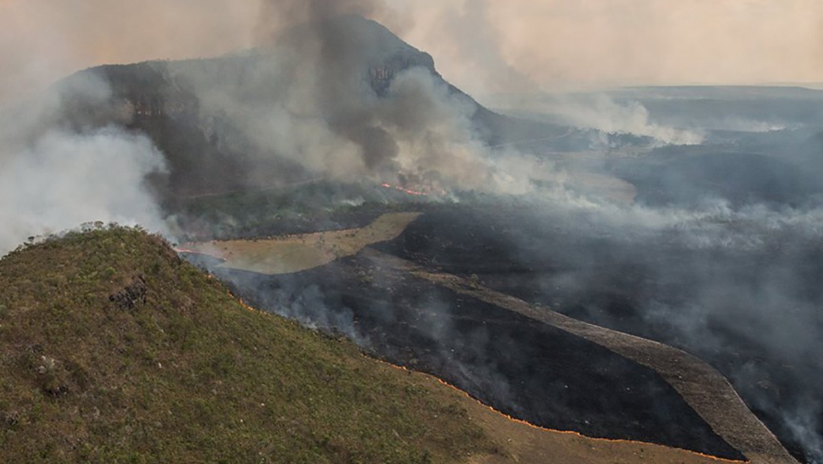 Parque da Chapada dos Veadeiros é fechado por conta de incêndio