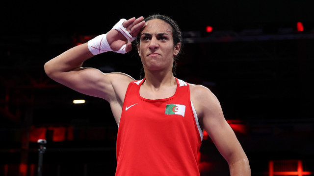 Argelina alvo de polêmica nas Olimpíadas anuncia ida para boxe profissional