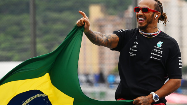 Em português, Lewis Hamilton se declara ao Brasil: 'Voltando para casa'