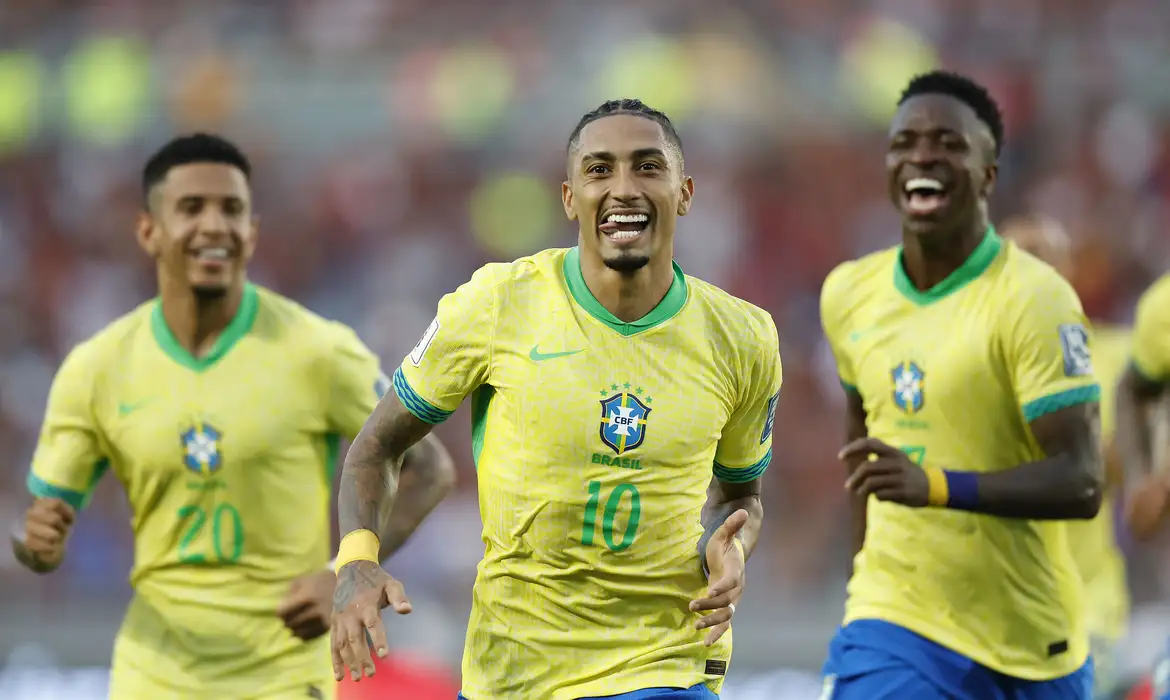 Brasil encara Uruguai na Bahia em último jogo do ano das Eliminatórias