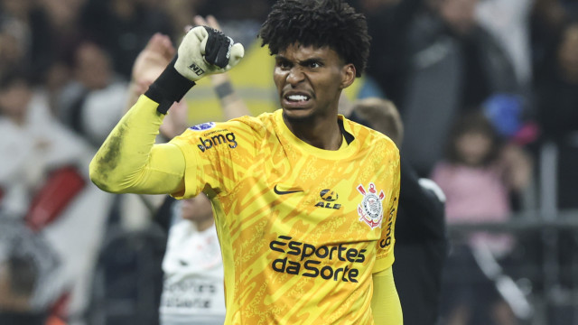 Hugo Souza celebra volta à Neo Química Arena e vê Corinthians pronto para 'voos mais altos'