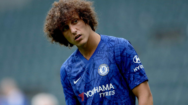 Neville se retrata "Não devia ter dito que David Luiz é jogador de PS"