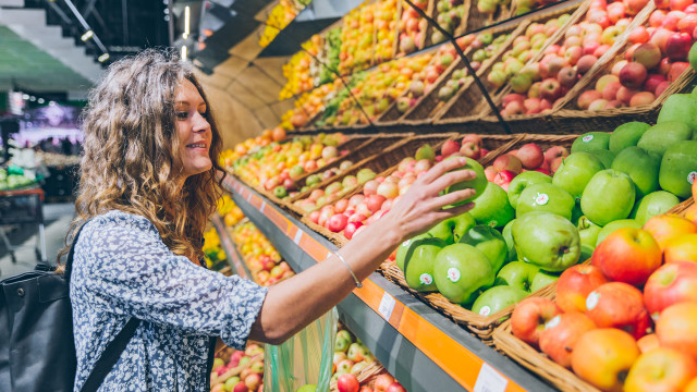 Dez frutas com poucas calorias que ajudam a emagrecer