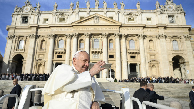 Papa Francisco pede alívio de dívidas para países pobres durante a Missa do Galo