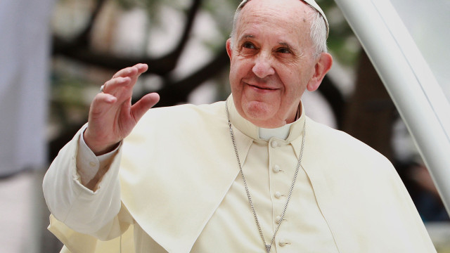 Papa Francisco inicia Jubileu 2025 com lamento pelas crianças vítimas das guerras