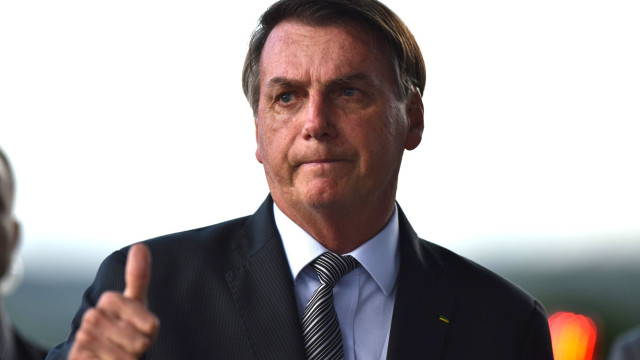 Bolsonaro cogita para Governo do RJ inelegível de clã associado a fraude em cartão de vacina