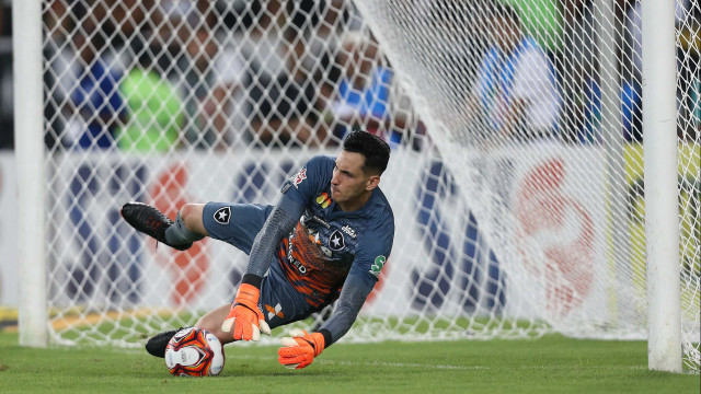 Botafogo se despede do goleiro Gatito Fernández pelas redes sociais: 'Sempre um ídolo!