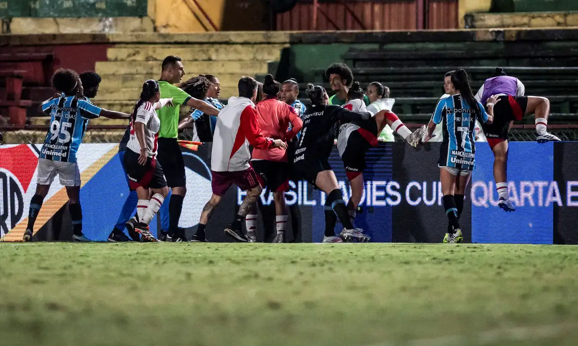 Racismo: TJ-SP concede liberdade provisória a atletas do River Plate