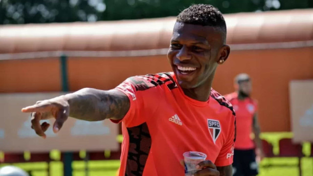 Grêmio faz sondagem por Arboleda, mas São Paulo nem abre negociação