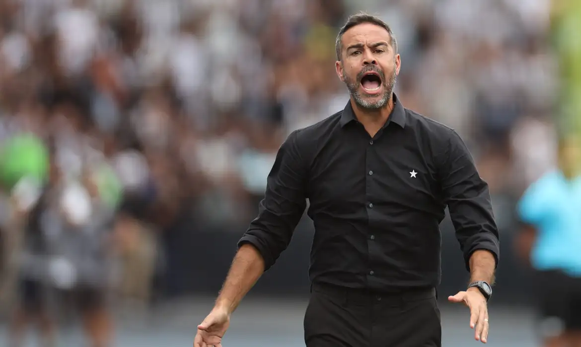 Técnico português Artur Jorge deixa o comando do Botafogo