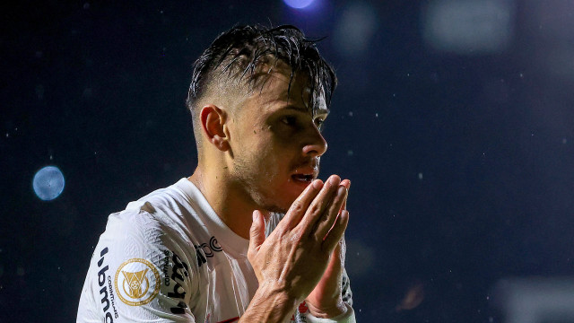 Romero renova com o Corinthians até o fim do ano: 'Ano de muitos desafios'