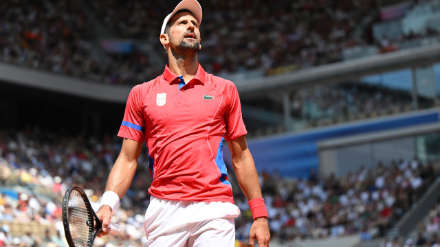 Djokovic avança no Aberto da Austrália em 1º jogo com Murray de técnico; Sinner vence