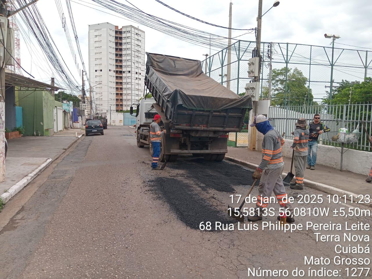 Operação tapa-buracos chega aos bairros Alvorada e Residencial Terra Nova