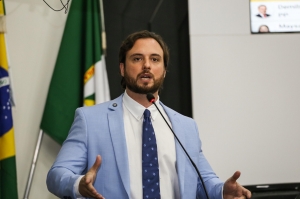 Daniel Monteiro convida secretária de Educação de Cuiabá para prestar esclarecimentos