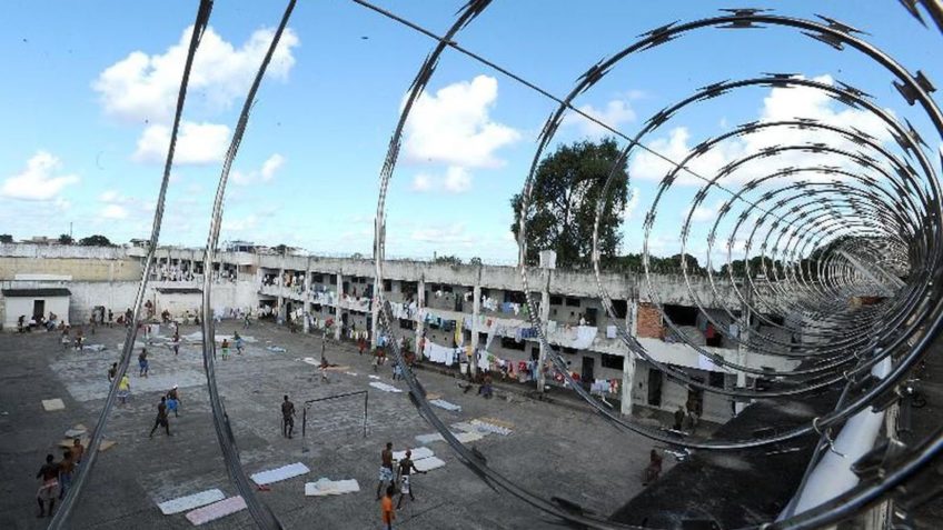 CCJ deve retomar debate sobre redução da maioridade penal