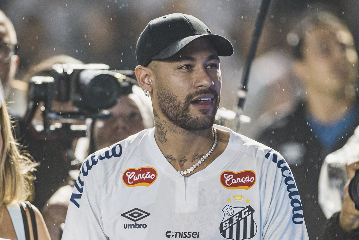 Neymar comemora aniversários de 33 anos com reestreia pelo Santos