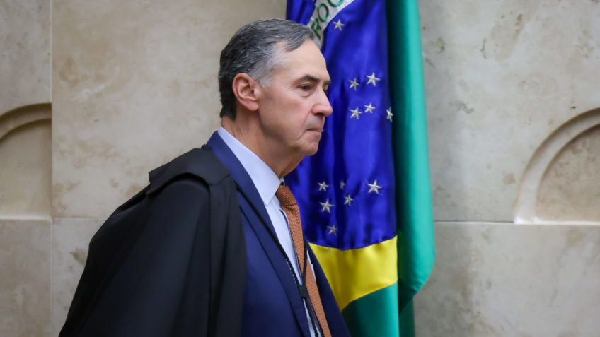 Não é justo criticar o STF por aplicar a Constituição, diz Barroso