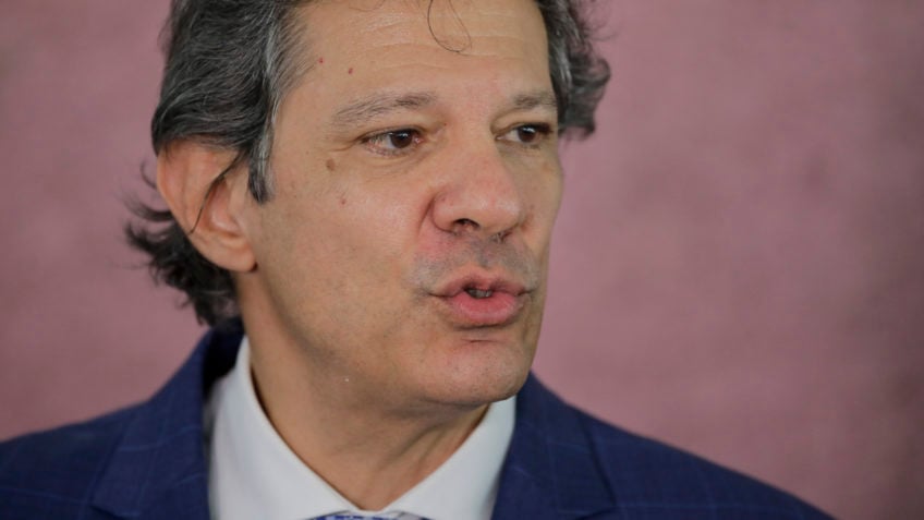 Haddad diz que cabe a Lula a responder às críticas de Kassab