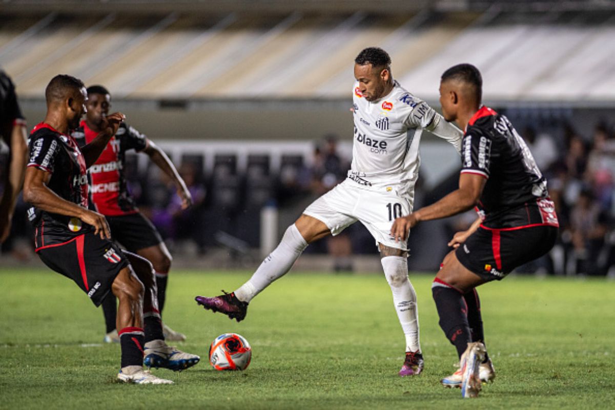 Neymar reestreia, mas Santos fica só no empate com Botafogo-SP