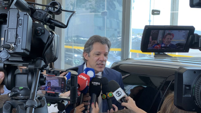 Haddad: Lula não vai retaliar e busca negociação tarifária com EUA