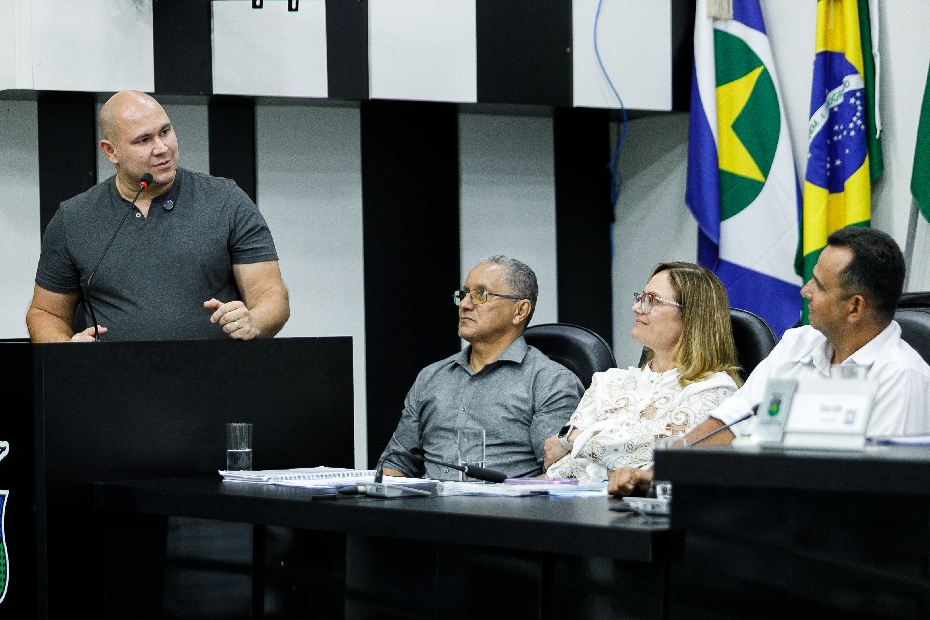 Prefeito reforça compromisso com famílias de Cuiabá ameaçadas de despejo