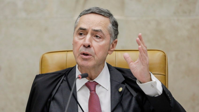 Barroso pede ajuda de "capinha" no STF: "Tá trabalhando?"