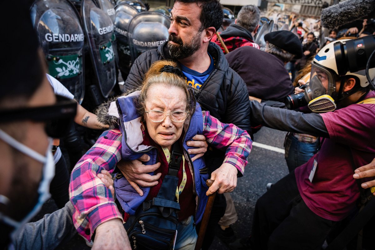 Argentina: entenda os protestos dos aposentados no governo de Milei