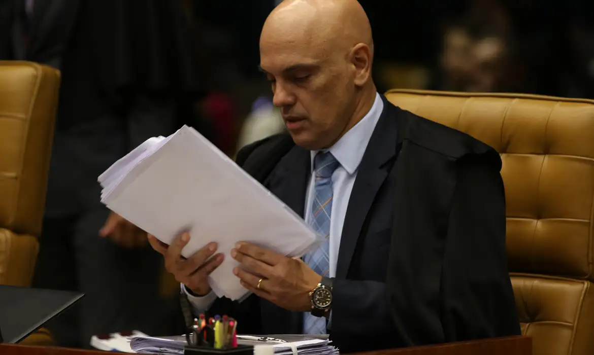 Moraes libera para julgamento denúncia contra Bolsonaro e outros sete