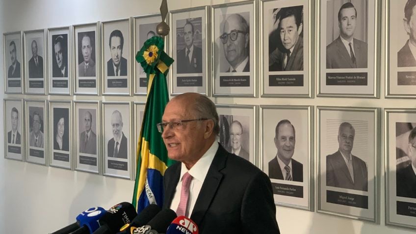 "Caminho não é olho por olho", diz Alckmin sobre taxação dos EUA