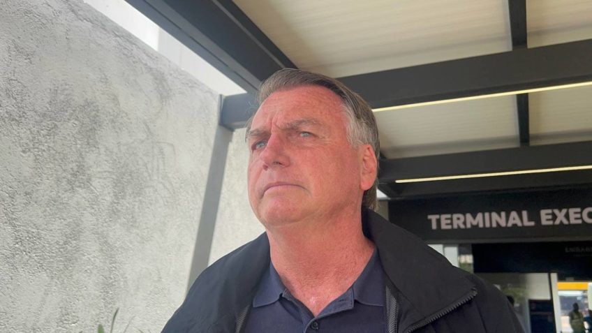 Bolsonaro critica andamento de denúncia: "Velocidade da luz"