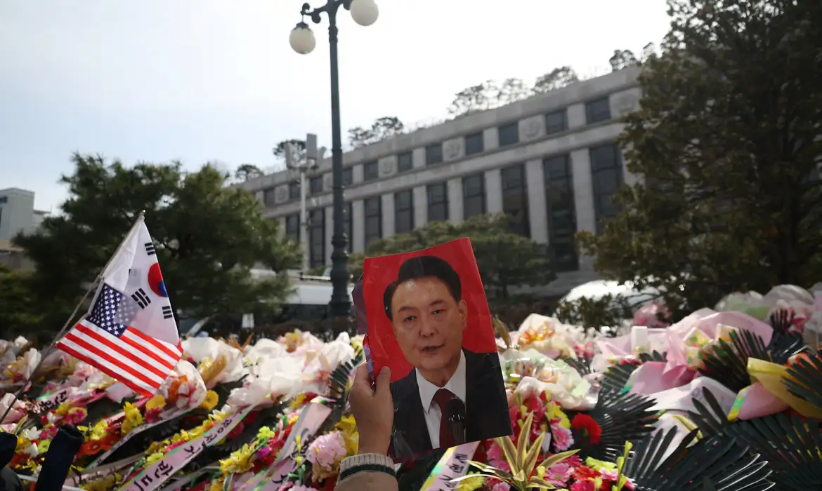 Líder da Coreia do Sul pede calma, antes de decisão sobre impeachment