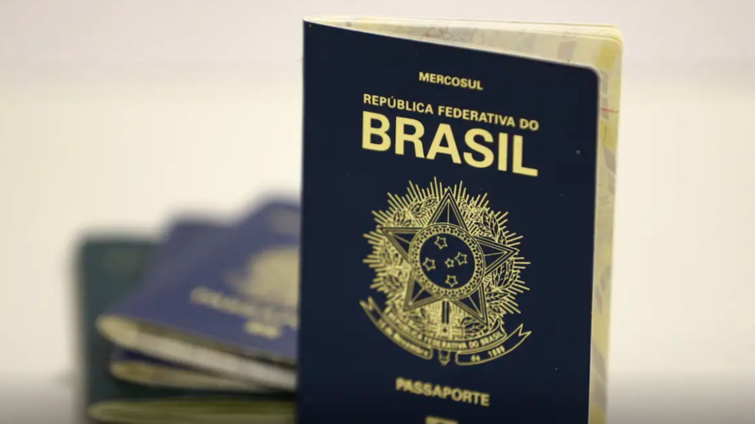 Governo Lula analisa aumento da taxa para emitir passaporte