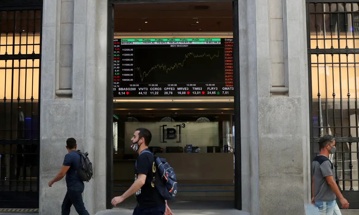 Bolsa sobe 2,64% e atinge maior nível desde dezembro