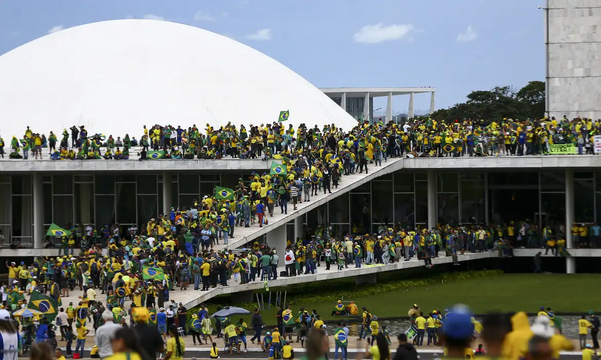 Associação de Juristas lança campanha contra anistia a golpistas