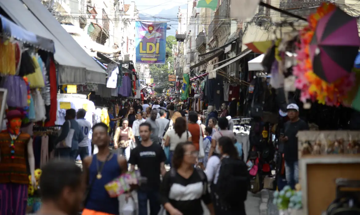 Economia brasileira cresceu 0,3% de dezembro para janeiro, estima FGV