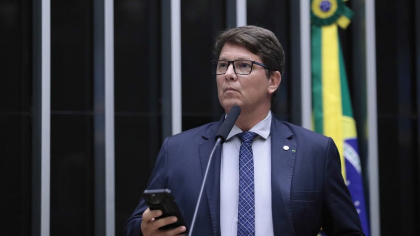 Mario Frias diz que irá propor fim de cota para mulheres na política