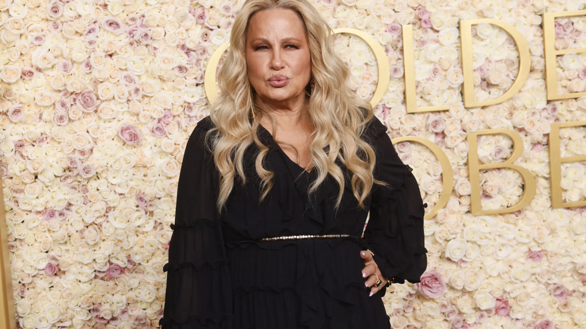 Jennifer Coolidge diz que 'The White Lotus' melhorou sua vida amorosa