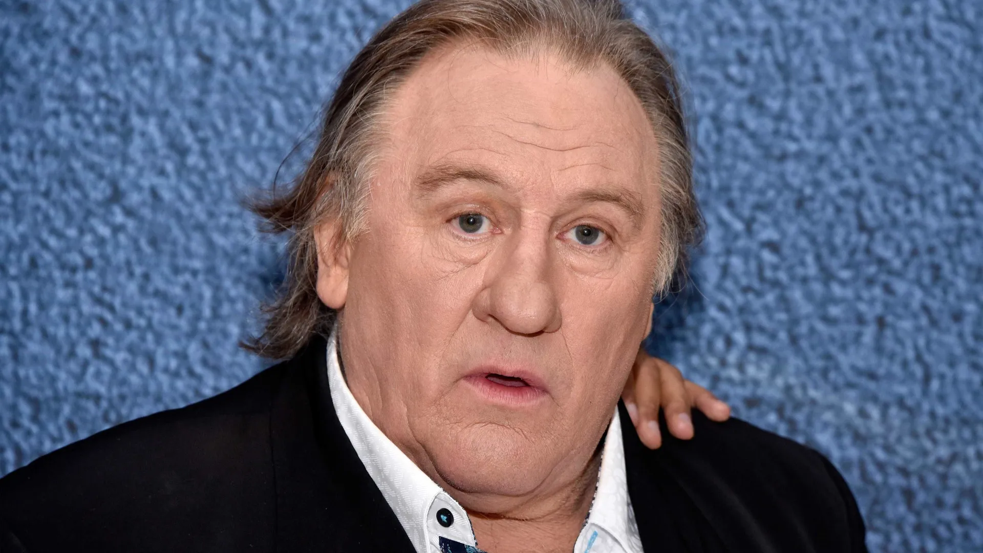 Gérard Depardieu admite linguajar 'sujo', mas nega 'se esfregar nos outros'