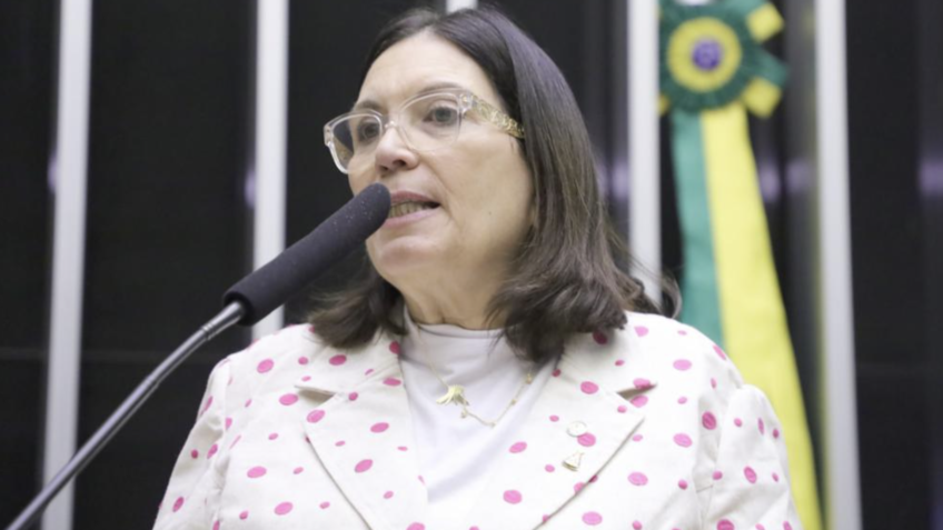 Bia Kicis quer discutir PEC que permite convocar reitores federais