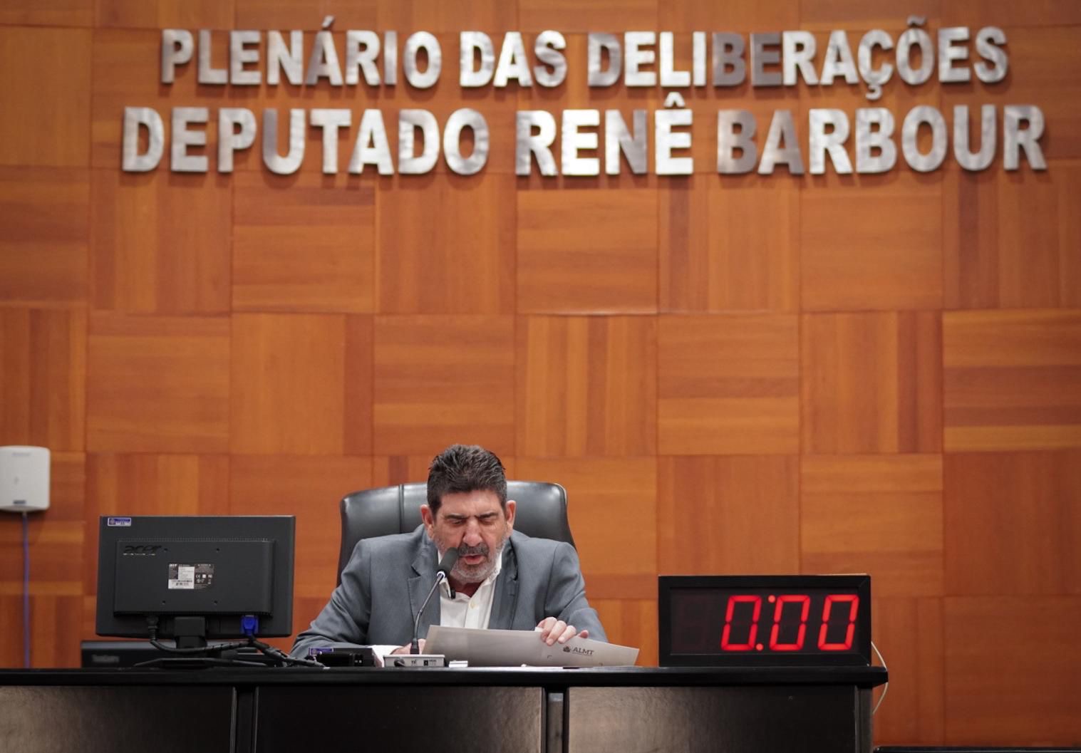 Dr. João incentiva doações de órgãos com projeto que garante meia-entrada para quem se declarar doador